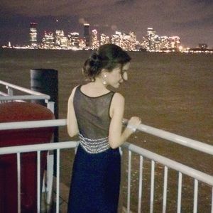 Elle - future M.D., current avid shopper